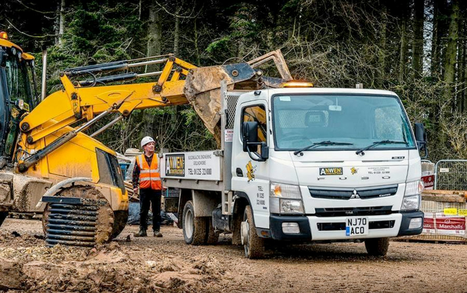 Anwen Construction lays the foundations for growth with tough, practical 3.5t FUSO Canter